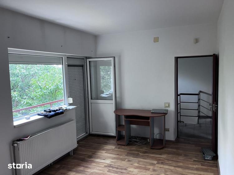 Casă cu 4 camere cu Teren 600 Mp în Domnești