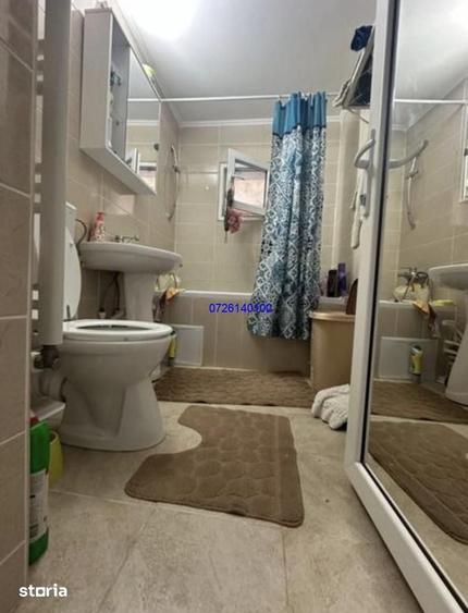 Apartament cu 3 camere decomandat în Calarași 4