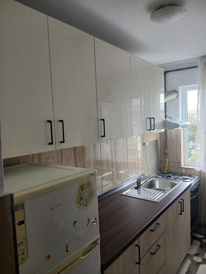 Apartament cu 2 camere semidecomandat în Micro 6