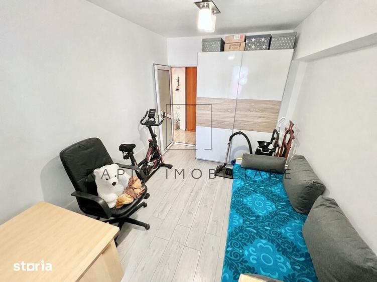 Apartament cu 4 camere decomandat în Siderurgiștilor
