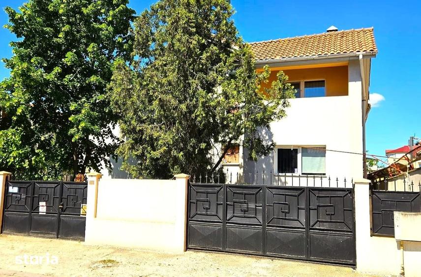 Casă cu 6 camere cu Teren 500 Mp în Nord