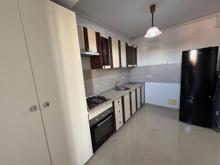 Apartament cu 2 camere semidecomandat în Gorjului
