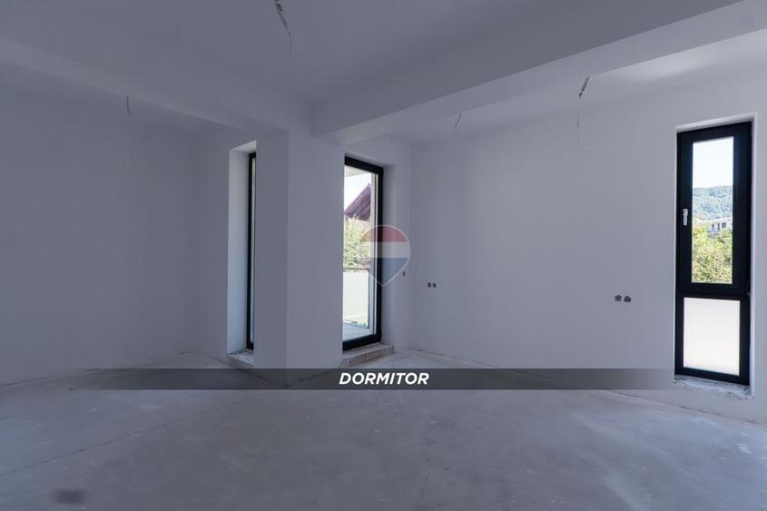 Apartament cu 2 camere semidecomandat în Valea Borcutului