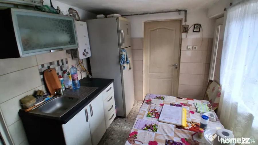 Casă cu 4 camere cu Teren 1600 Mp în Central