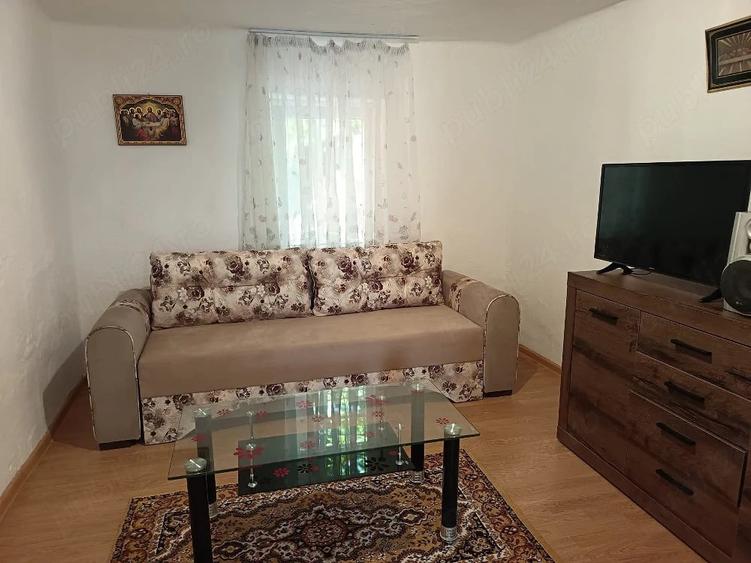 Casă cu 5 camere cu Teren 370 Mp în Lumina