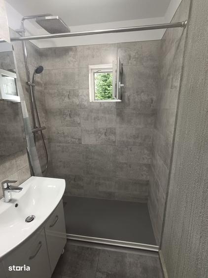 Apartament cu 3 camere semidecomandat în Mioriței