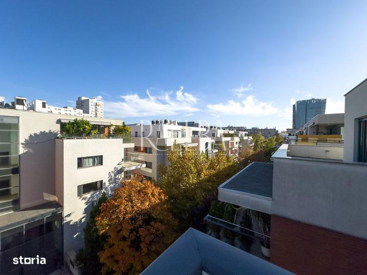 Apartament cu 4 camere, mobilat în Capitale