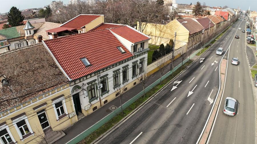 Casă individuală cu 13 camere cu Canalizare în Elisabetin