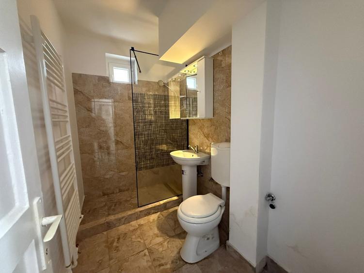 Apartament cu 2 camere semidecomandat în Centru Vechi