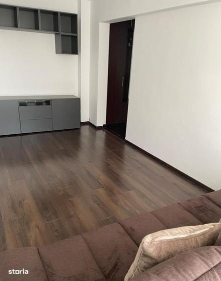Apartament cu 3 camere decomandat în Alexandru Obregia