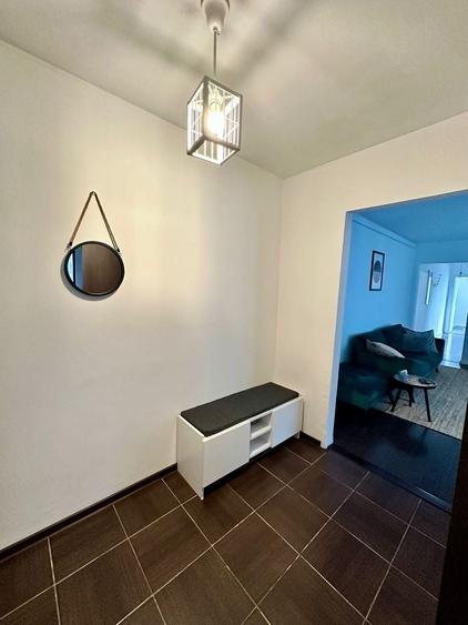 Apartament cu 3 camere semidecomandat, mobilat în Gorjului