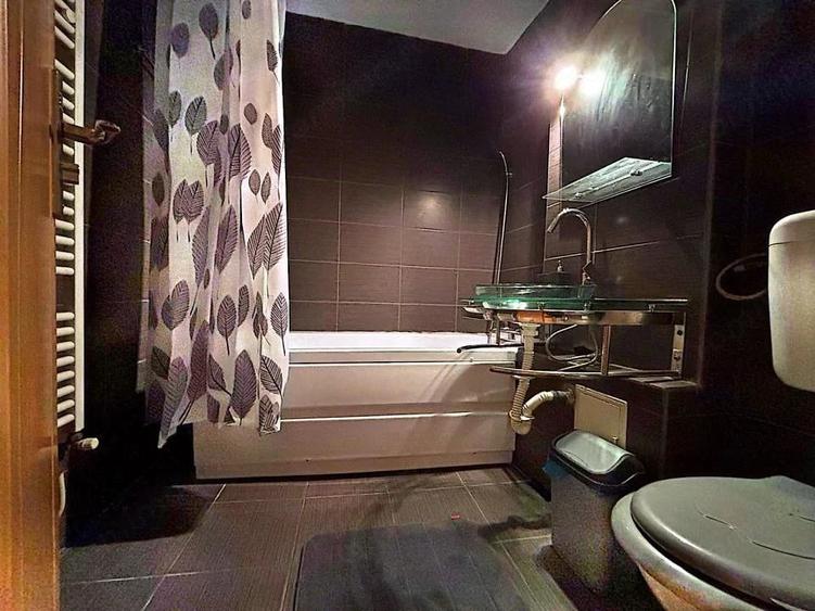 Apartament cu 3 camere decomandat în Găvana