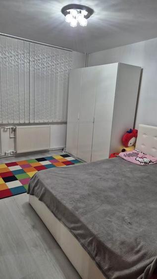 Apartament cu 4 camere semidecomandat în Crângași — fotografia 2