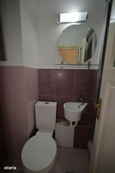 Apartament cu 4 camere decomandat în Delfinariu
