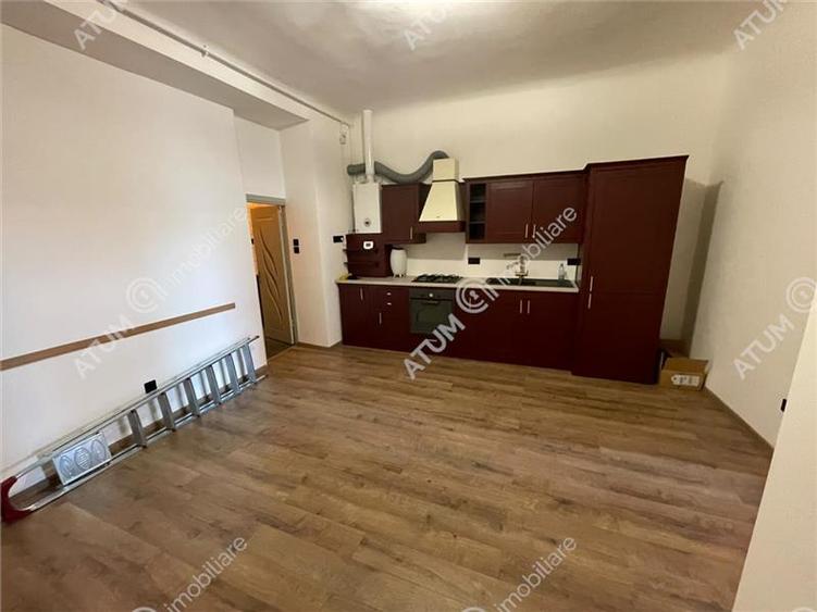 Apartament cu 2 camere semidecomandat, mobilat în Cisnădie
