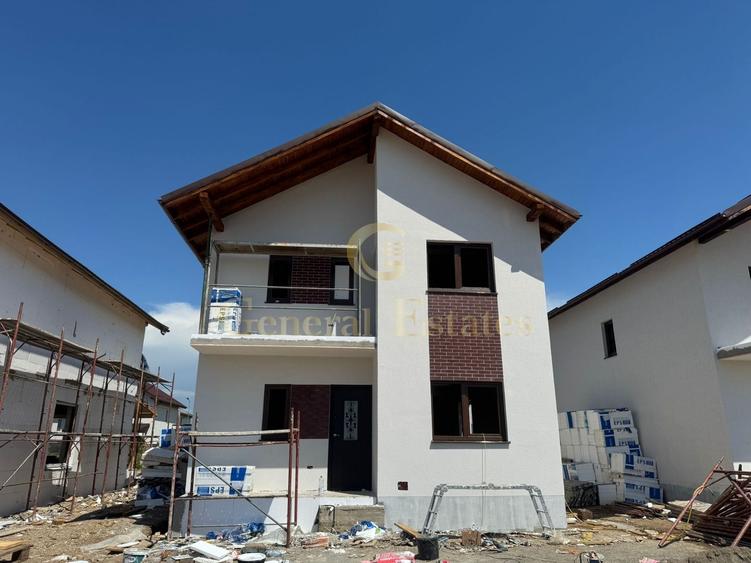 Casă individuală cu 4 camere cu Canalizare în Tărlungeni