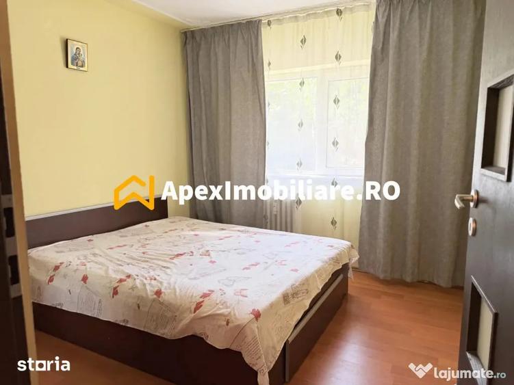 Apartament cu 3 camere decomandat în P-ța Reșița