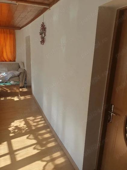 Casă cu 5 camere în Cogealac