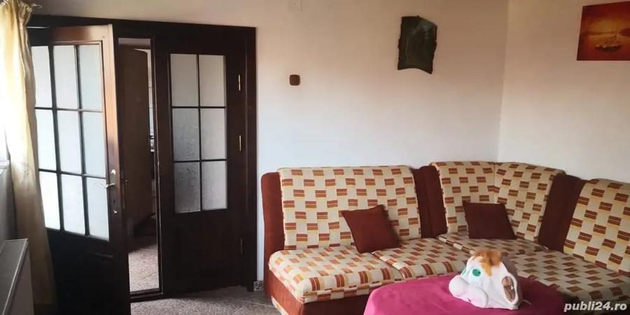 Casă cu 5 camere cu Teren 8900 Mp în Pătroaia-Deal