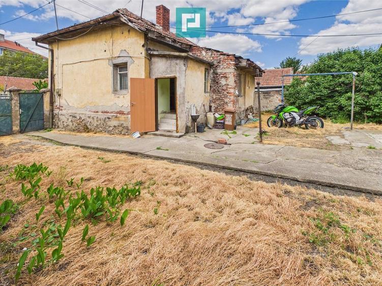 Casă cu 5 camere cu Teren 1130 Mp în Alfa