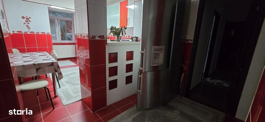 Apartament cu 3 camere decomandat în Micro 3