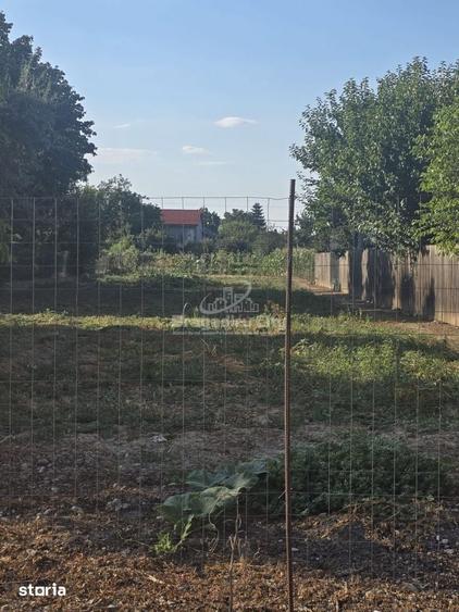 Teren de 400 mp, în Cornetu