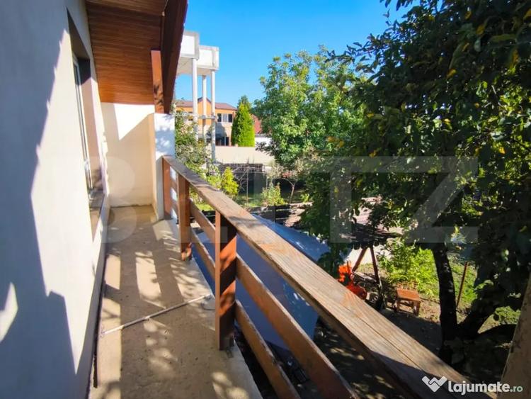 Casă cu 3 camere cu Teren 559 Mp în Romanești
