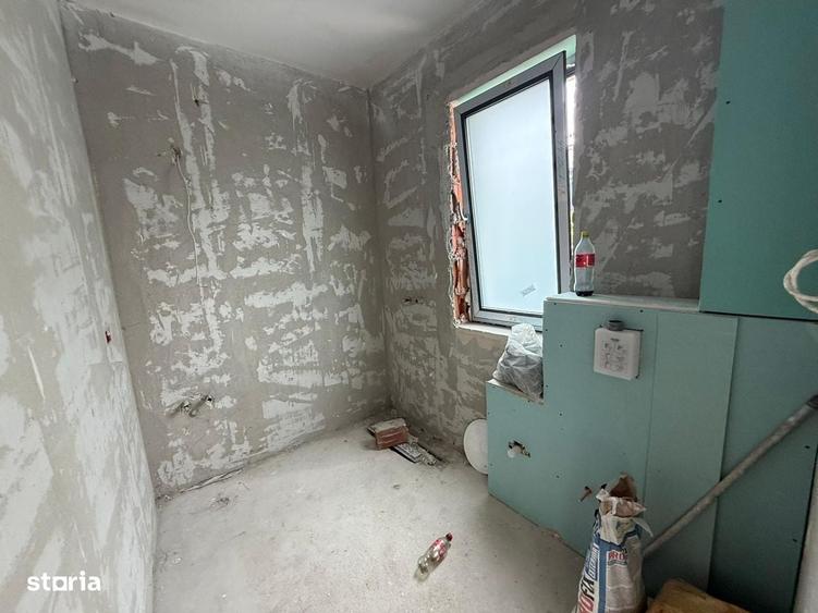 Casă cu 4 camere cu Teren 250 Mp în Prelungirea Ghencea
