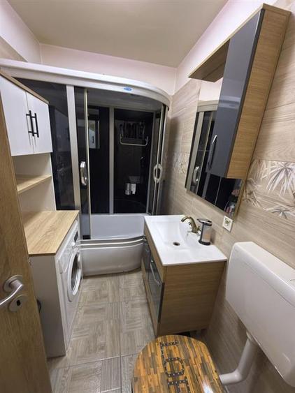 Apartament cu 3 camere semidecomandat, mobilat în Turnișor
