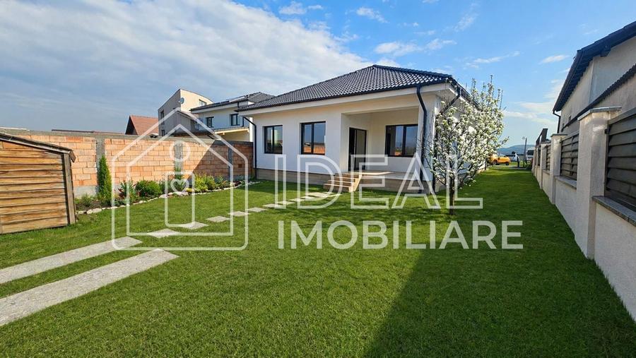 Casă individuală cu 4 camere cu Canalizare în Șelimbăr