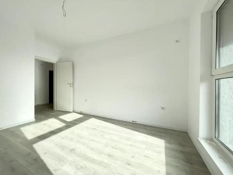 Apartament cu 3 camere decomandat în Theodor Pallady