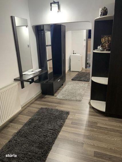 Apartament cu 3 camere decomandat în Eremia