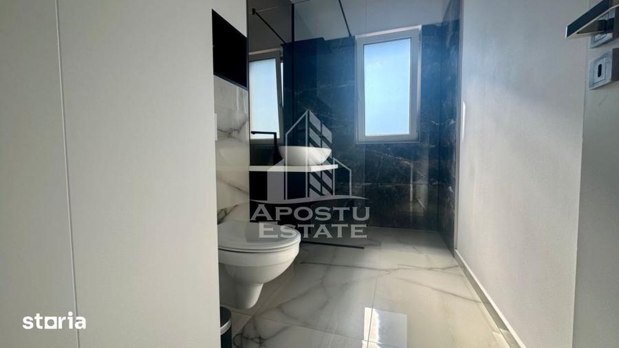 Apartament cu 2 camere, mobilat în Est