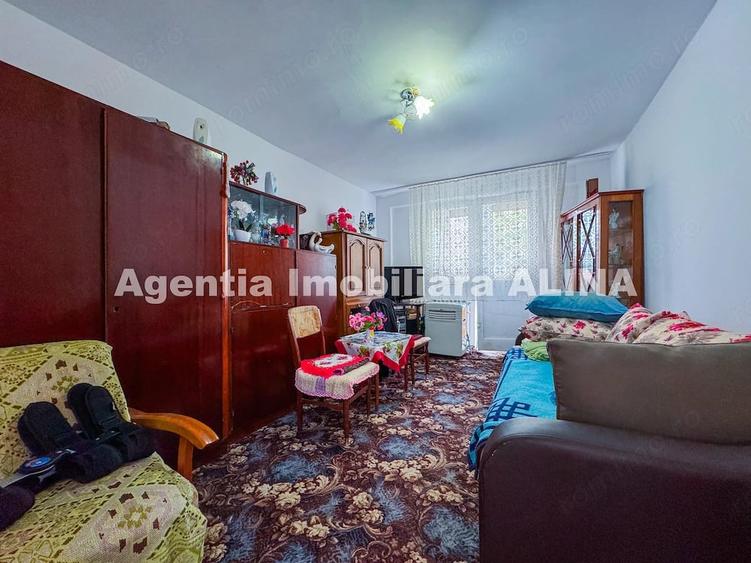Apartament cu 2 camere decomandat în Micro 15