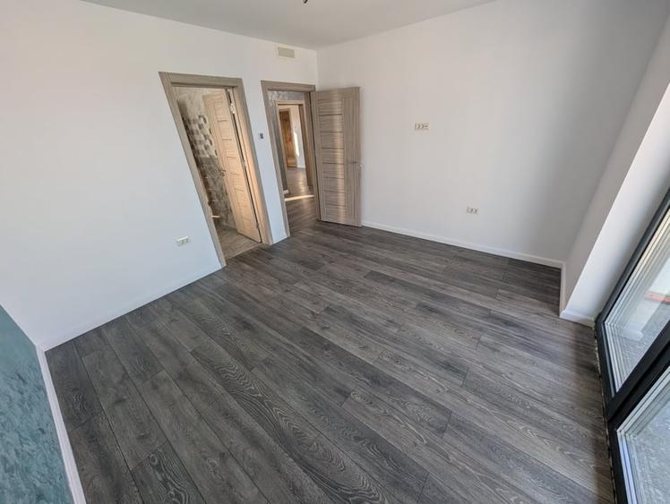 Casă individuală cu 6 camere cu Canalizare în Voluntari