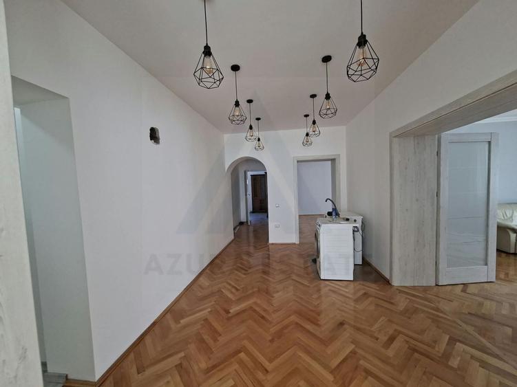 Apartament cu 3 camere decomandat, mobilat în Trei Stejari