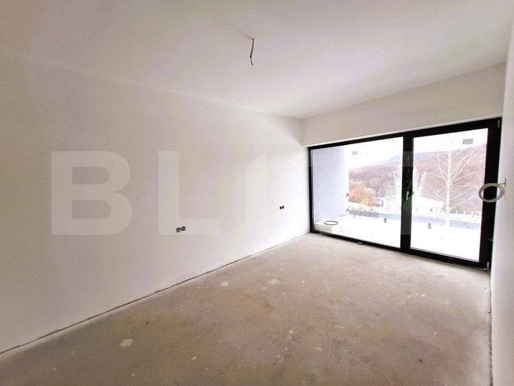 Duplex cu 5 camere cu Teren 400 Mp în Feleacu