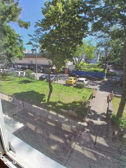 Apartament cu 3 camere decomandat în Delfinariu