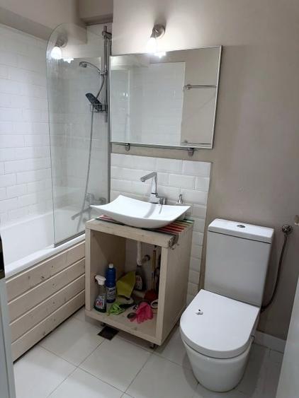 Apartament cu 3 camere semidecomandat, mobilat în Ștefan cel Mare