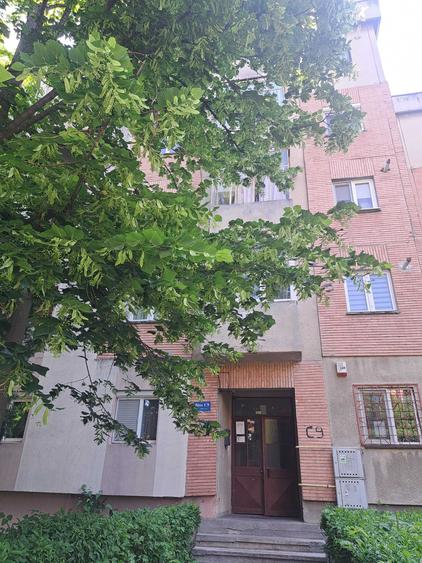Apartament cu 3 camere decomandat în George Enescu
