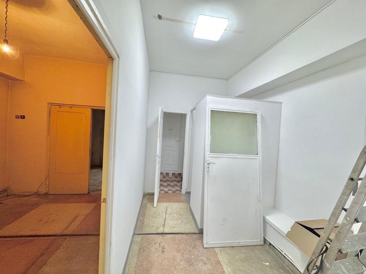 Spațiu comercial, de 80 mp, în Nicolina