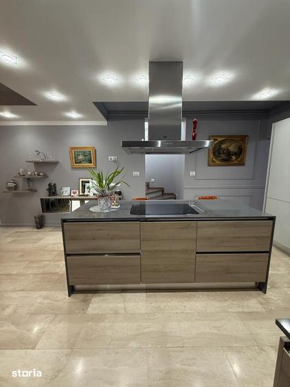 Casă cu 4 camere cu Teren 594 Mp în Central