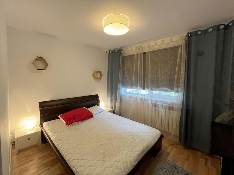 Apartament cu 2 camere decomandat, mobilat în Podul de Fier