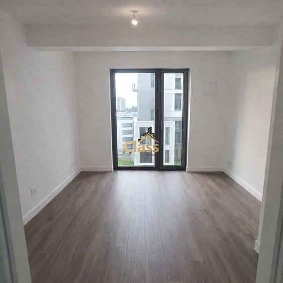 Apartament cu 3 camere semidecomandat în Semicentral