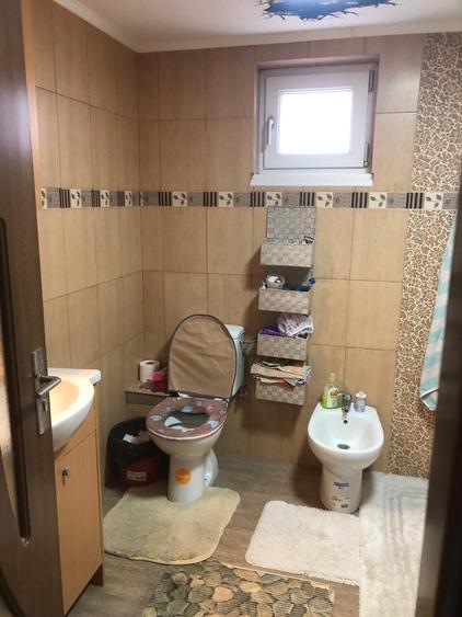 Casă individuală cu 5 camere cu Garaj în Sud
