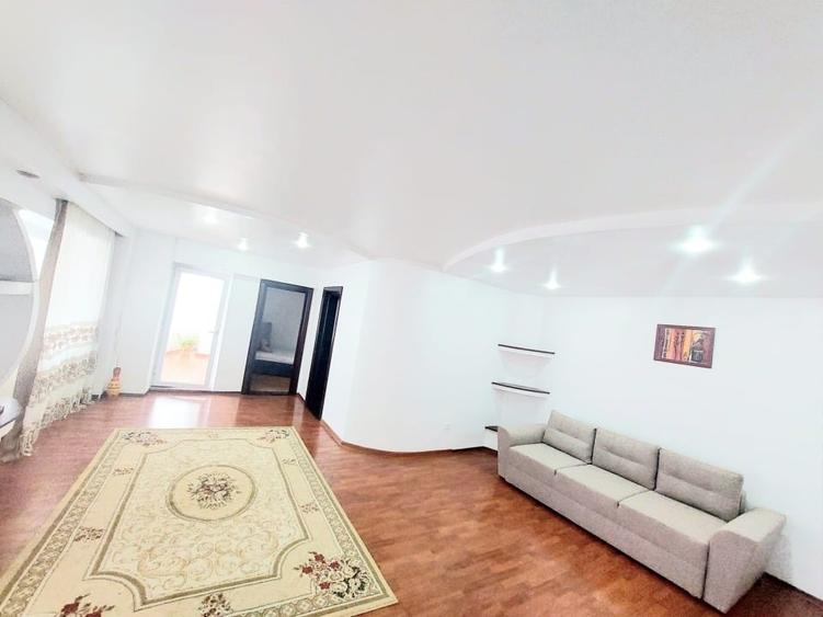 Apartament cu 3 camere decomandat în Nicolina