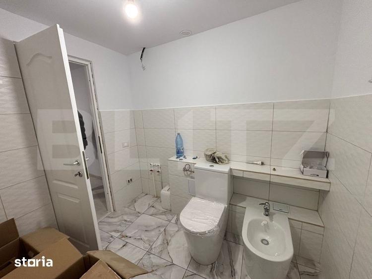 Apartament cu 3 camere semidecomandat în Holboca