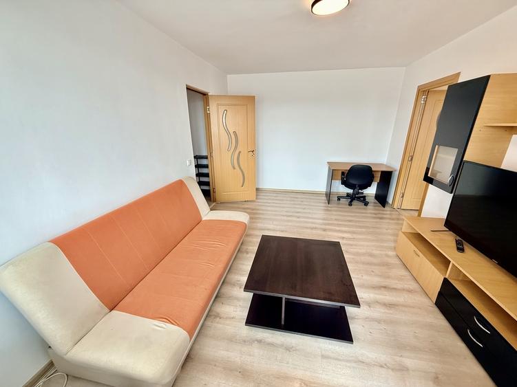 Apartament cu 2 camere semidecomandat în Grivița