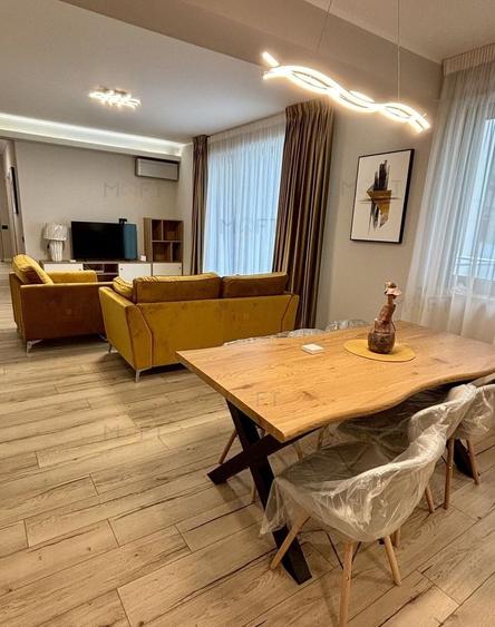 Apartament cu 3 camere semidecomandat, mobilat în Dorobanți