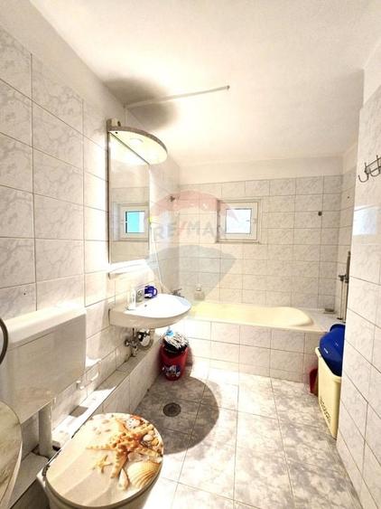 Apartament cu 4 camere decomandat în Ghermănești